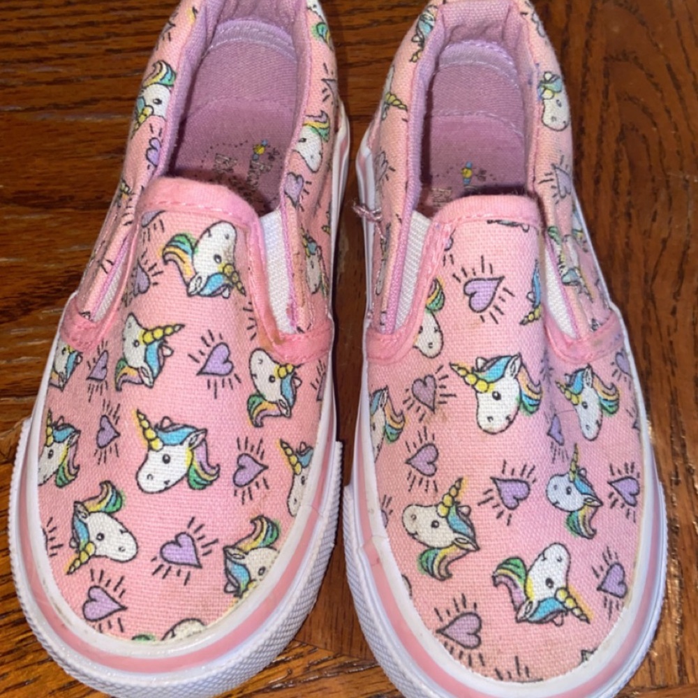 Toddler girls unicorn print slip on shoes